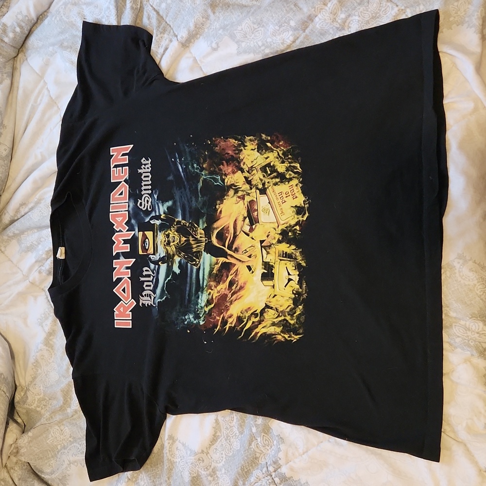 Iron Maiden Holy Smoke Black Full Graphic Spellout Band T-Shirt Vintage Y2K